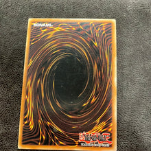 Load image into Gallery viewer, (MP) Tri-Horned Dragon 1st. Ed LDD-S000 Spanish YGO
