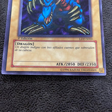 Load image into Gallery viewer, (MP) Tri-Horned Dragon 1st. Ed LDD-S000 Spanish YGO
